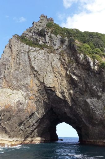 Bay of Islands - Hole in the Rock