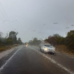 Regenschauer bei der Einfahrt nach Perth
